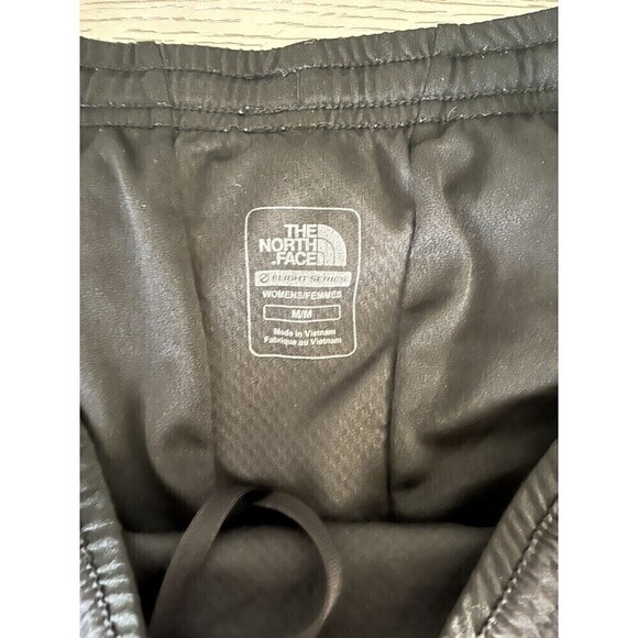 The North Face Women's Athletic Shorts Black Size Medium New Running Gym Outdoor - Picture 4 of 7